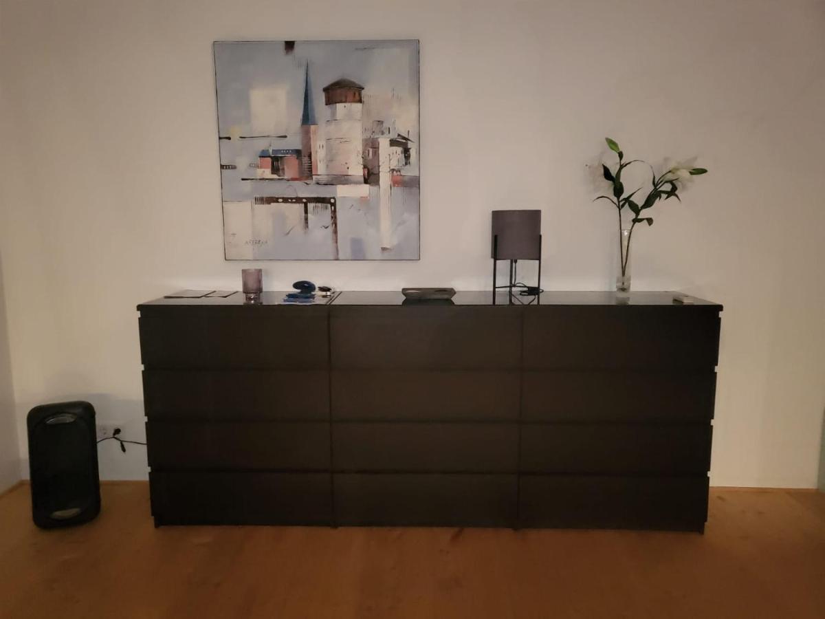 Tritt Ein Bring Glueck Herein - Exquisite 75 Qm - Messenaehe - Parkplatz - Flughafennaehe Дюссельдорф Экстерьер фото