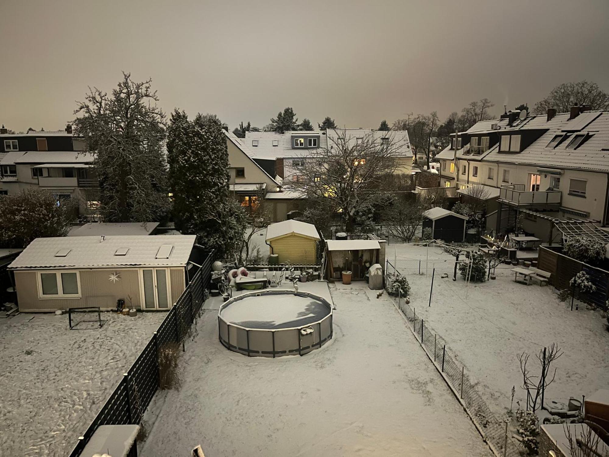 Tritt Ein Bring Glueck Herein - Exquisite 75 Qm - Messenaehe - Parkplatz - Flughafennaehe Дюссельдорф Экстерьер фото